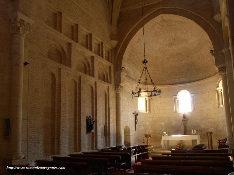 NAVE CENTRAL HACIA LA CABECERA